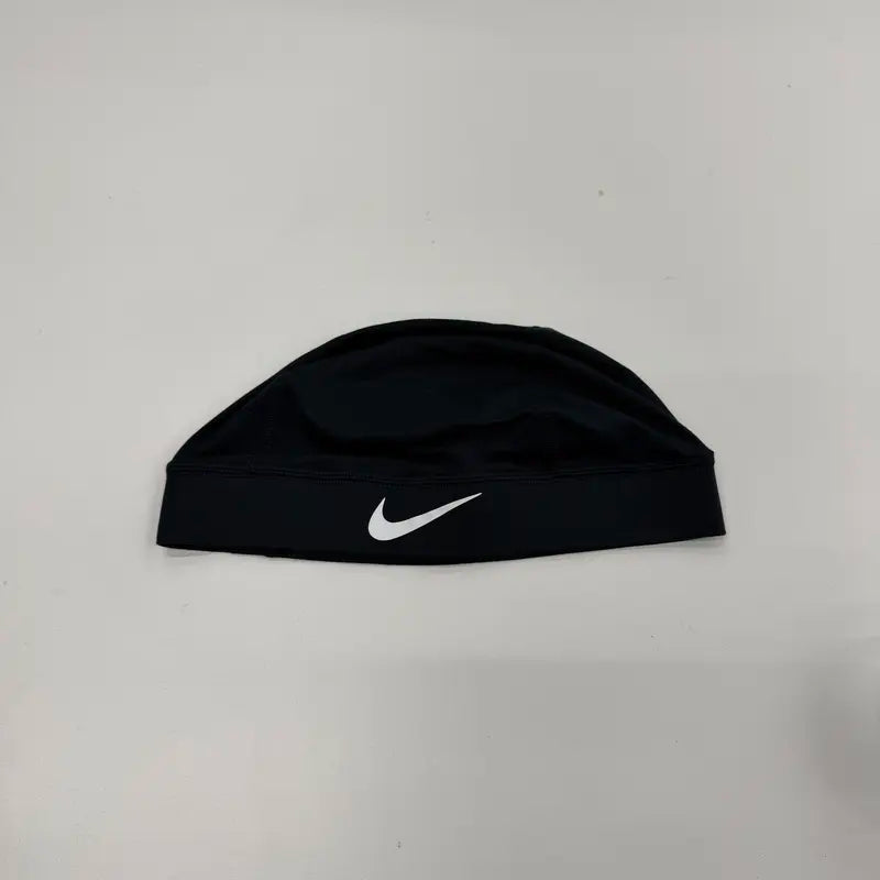 Elevate Your Game with the Nike Pro Unisex Black Athletic Hat - Lightweight, Breathable Comfort for All-Season Sports Activities